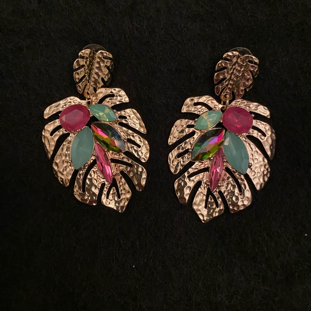 🆑Sparkly Tropical Monstera Leaf Earrings